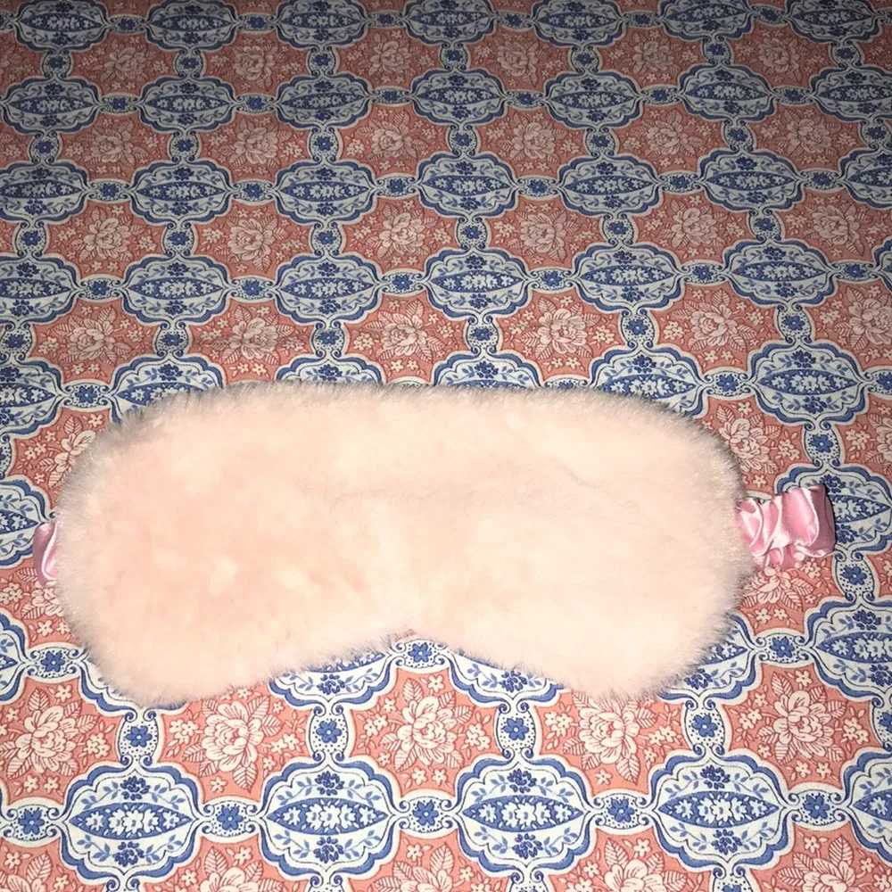 4/$10🌻🌻Plush pink eye mask
